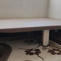 تخته چوب زیر تخت