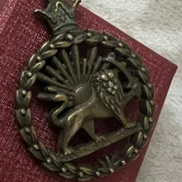 پلاک شیر خورشید اصل جنس برنجی زمان شاه کلکسیونی|کلکسیون اشیاء عتیقه|تهران, امیریه|دیوار