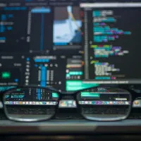 برنامه‌نویس و توسعه‌دهنده وب / فول استک