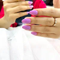 خدمات و آموزش کاشت ناخن و مژه /خ شریعتی/کاج