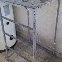 چهارپایه فلزی