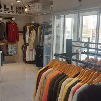 فروشنده نیمه وقت خانم