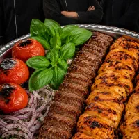 انواع غذا کباب ساندویچ150ت با لیموترش گوجه ریحون