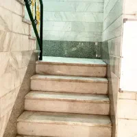 ۶۹متری/دونبش/خ فروغی/با۴ میلیارد نقد