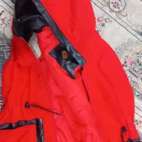 پافر رنگ قرمز درحد نو.