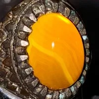 انگشتر نقره عتیقه با نگین عقیق زرد مصور واکنش نوری