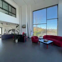 نیروی خدماتی خانم برای هلدینگ