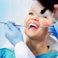 ارتودنسی و جرمگیری دندان زیرنظرمتخصص با قیمت مناسب