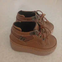 کفش و لباس بچه گانه