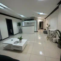 پذیرش کلینیک زیبایی و اپراتور دستگاه