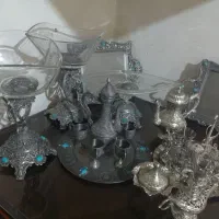 دودست فنجان و قوری به فروش میرسد