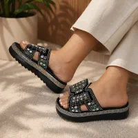 کارگرساده خانم جهت بسته بندی صندل