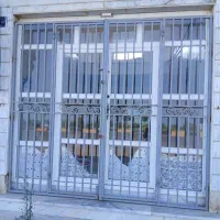 حفاظ درب فروشگاه
