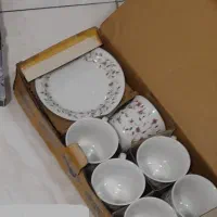 فنجان و بشقاب چینی و پیتزاپز