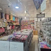 به یک نیروی  خانم جهت چیدمان و فروشندگی نیاز مندیم