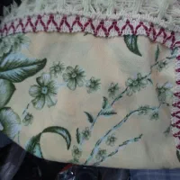 پارچه چادری دوخته و یقواره پیراهن مردانه و روبالشی