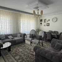 مبل چستر ۷ نفره با میز ناهار خوری در حد نو