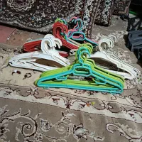 چوب لباسی و شابلون و اتو و لوازم خیاطی