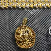 چندتکه زیورآلات استیل