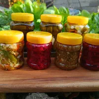 ترشی و سبزی خانگی