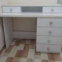 فروش میز آرایش هایگلاس درحد نو