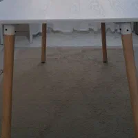 میز در حد نو .