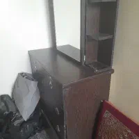 دروار  اینه دار باسه کشو بزرگ ودوکشو کوچک