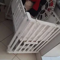 تخت کنار مادر