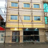 یک شاگرد نیمه ماهر برای نما کاری