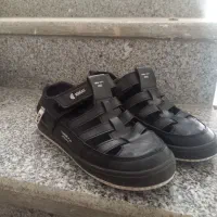 تعدادی کفش لباس بچگانه