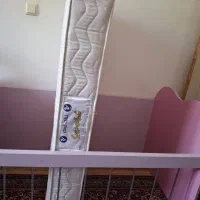 تختخواب کودک کاملا سالم و تمیز و در حد نو