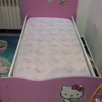 تخت خواب و کمد کودک