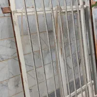 پنجره فلزی