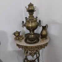 سماور برنجی و میز برنجی