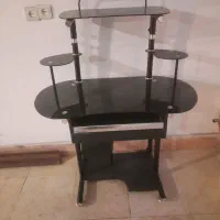 میز کامپیوتر شیشه ای