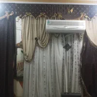پرده با کتیبه تاج رنگ کرم قهوه ای