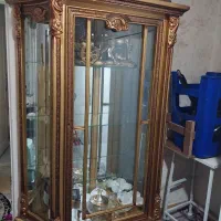 ویترین تاج دار