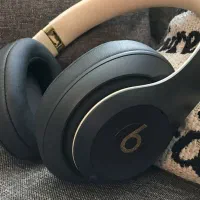 هدفون بیتس پرو Beats studio pro و اسپیکر Beecaro