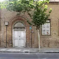 ۱۲۱متر/دارای ملک قابل سکونت و مغازه /مناسب ساخت