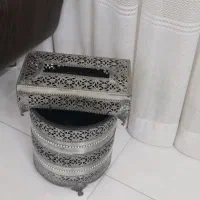 سطل وجادستمال کنارسالن