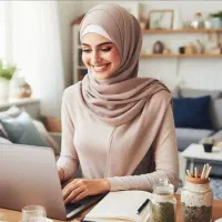 کار مناسب خانم ها در خانه با گوشی
