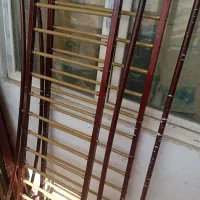 تخت فلزی تمیز ومحکم