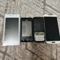 چهار عدد گوشی نیاز به تعمیر