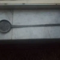 کفگیر مسی  ۷۰سانتی قدیمی در مبارکه