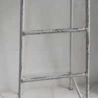چهار پایه فلزی