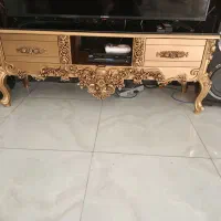 میز تلویزیون سلطنتی طلایی سالم
