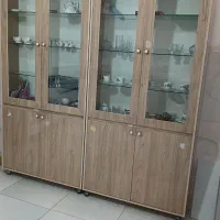 کمد شیشه ای جنس ام دی اف خوب سالم در حد نپ