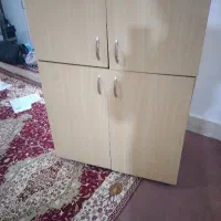 کابینت یا کمدی کتابخانه چرخ دار