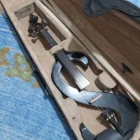 ساز ویالن پیکاپ دار مرتب تروتمیز