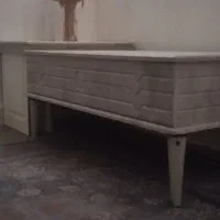جلو‌مبلی‌‌چوبی‌